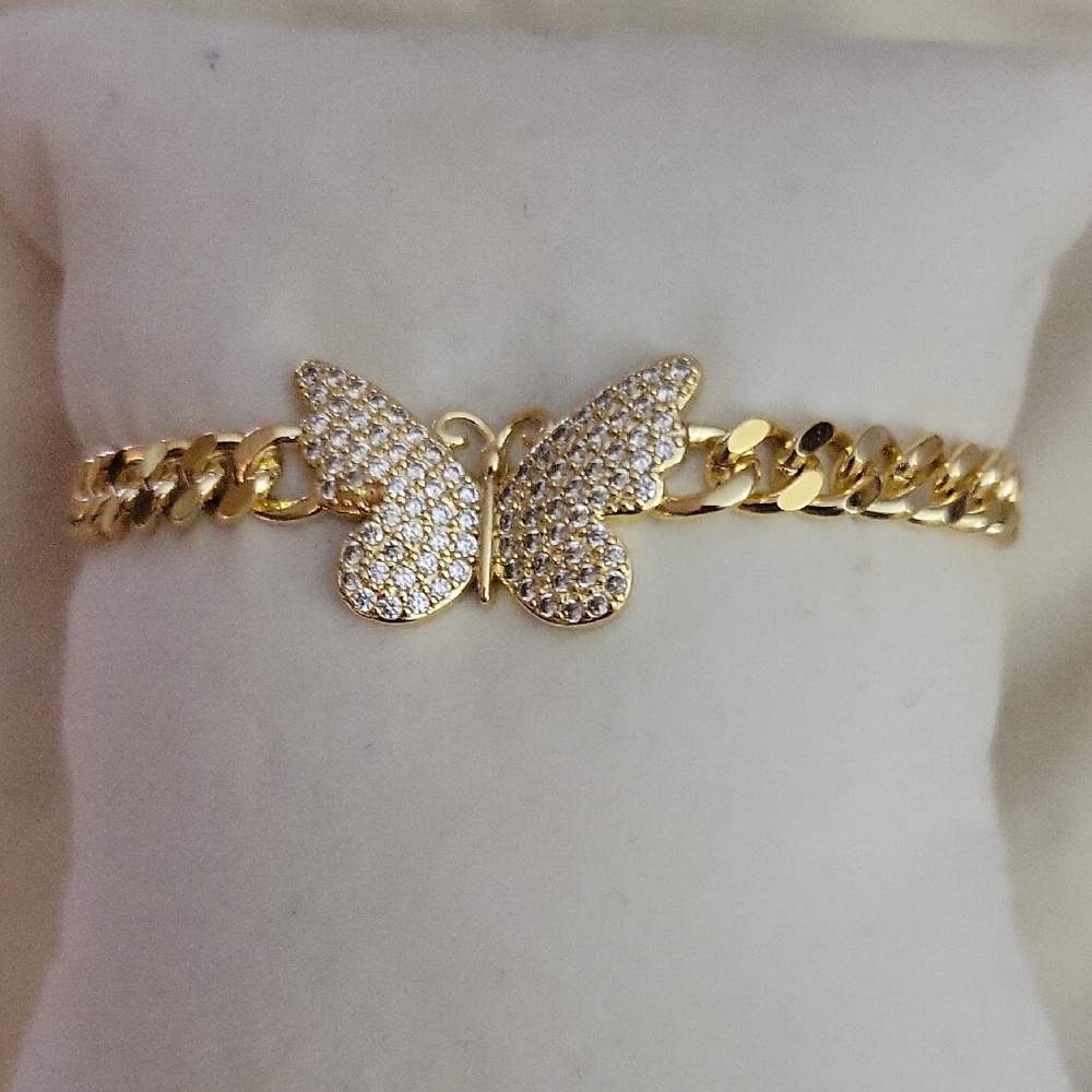 Elegant Gold Bracelet Rhinestone Accent Butterfly $15 NWT